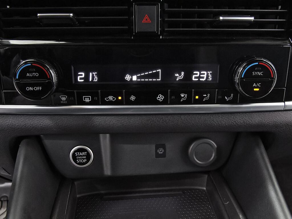 Nissan Qashqai DIG-T 116kW CVT N-Connecta 28