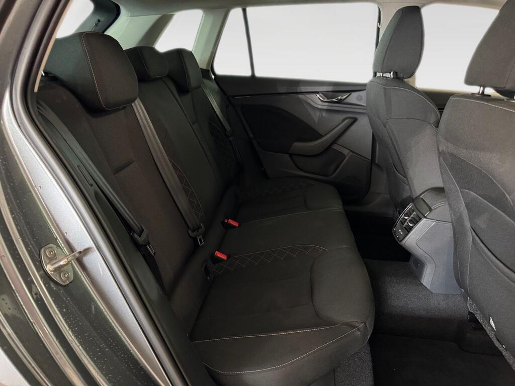 Skoda Kamiq 1.0 TSI 81kW (110CV) DSG AMBITION 6