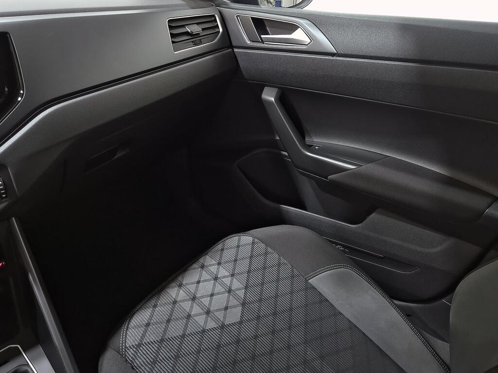 Volkswagen Taigo R-Line 1.0 TSI 81kW (110CV) DSG 33