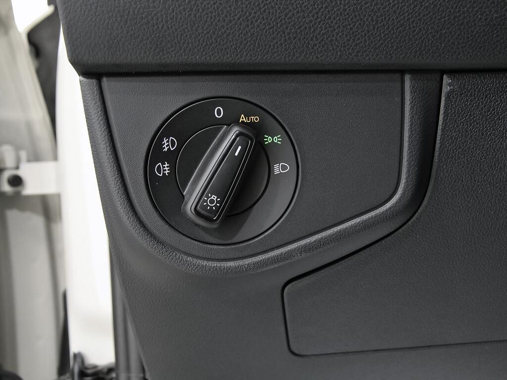 Volkswagen Taigo R-Line 1.0 TSI 81kW (110CV) DSG 13