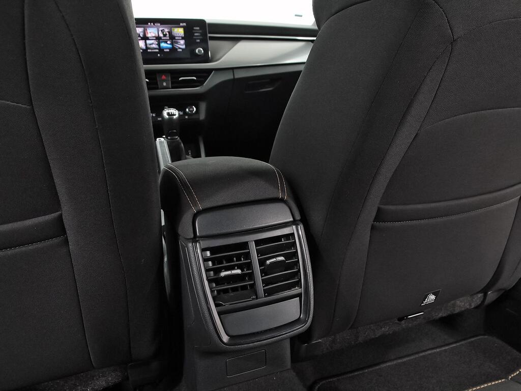 Skoda Kamiq 1.0 TSI 81kW (110CV) SCOUT 31