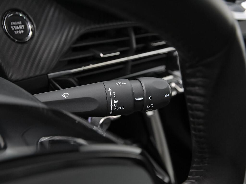 Peugeot 2008 Allure Puretech 100 S&S BVM6 18