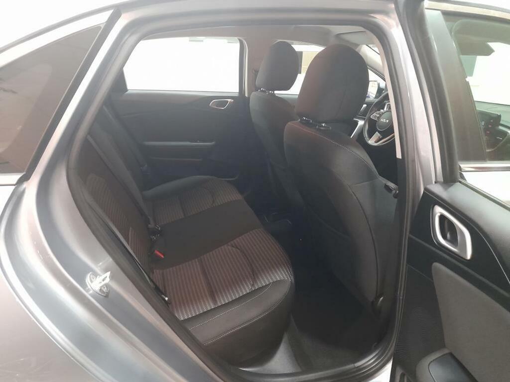 Kia Ceed 1.0 T-GDi 88kW (120CV) Drive 11