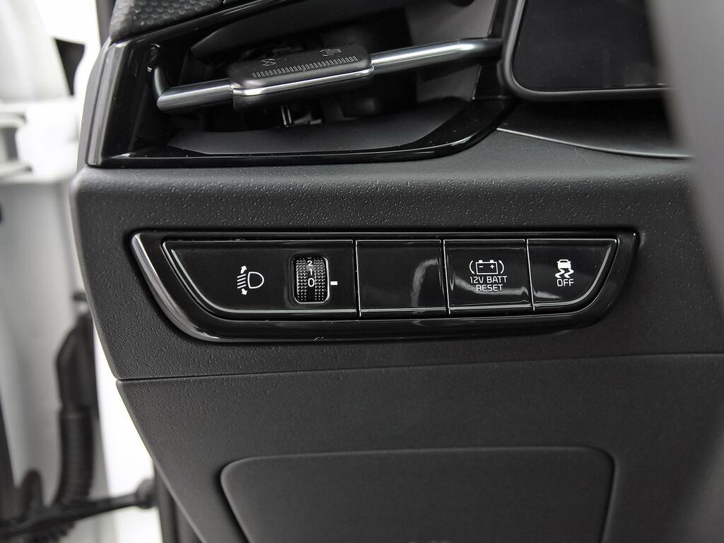 Kia Niro 1.6 GDi HEV 95kW (129CV) Drive 14