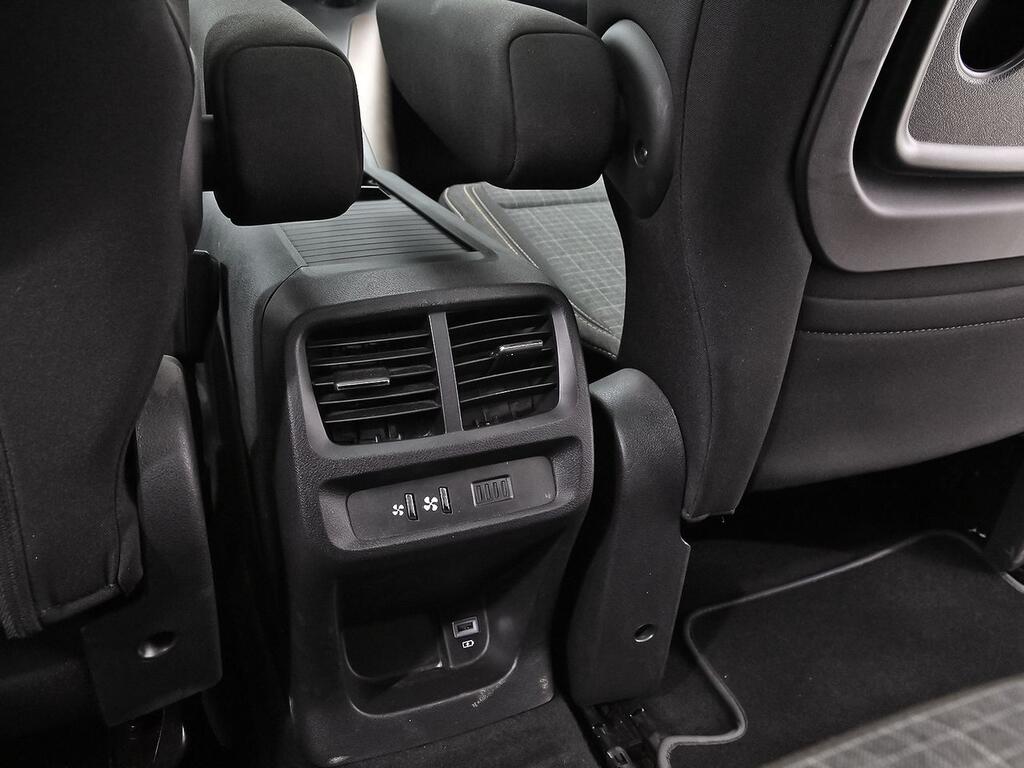 Peugeot Rifter 1.5 BLUEHDI 100 GT BUSINESS STANDARD 5P (TECHO SOLAR) 32