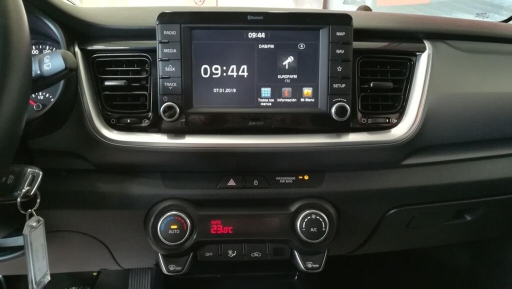 Kia Stonic 1.0 T-GDi 74kW (100CV) Drive 19
