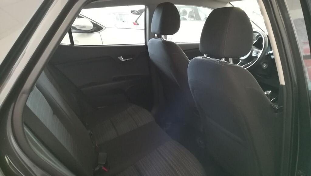 Kia Stonic 1.0 T-GDi 74kW (100CV) Drive 11