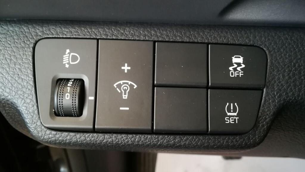 Kia Stonic 1.0 T-GDi 74kW (100CV) Drive 16