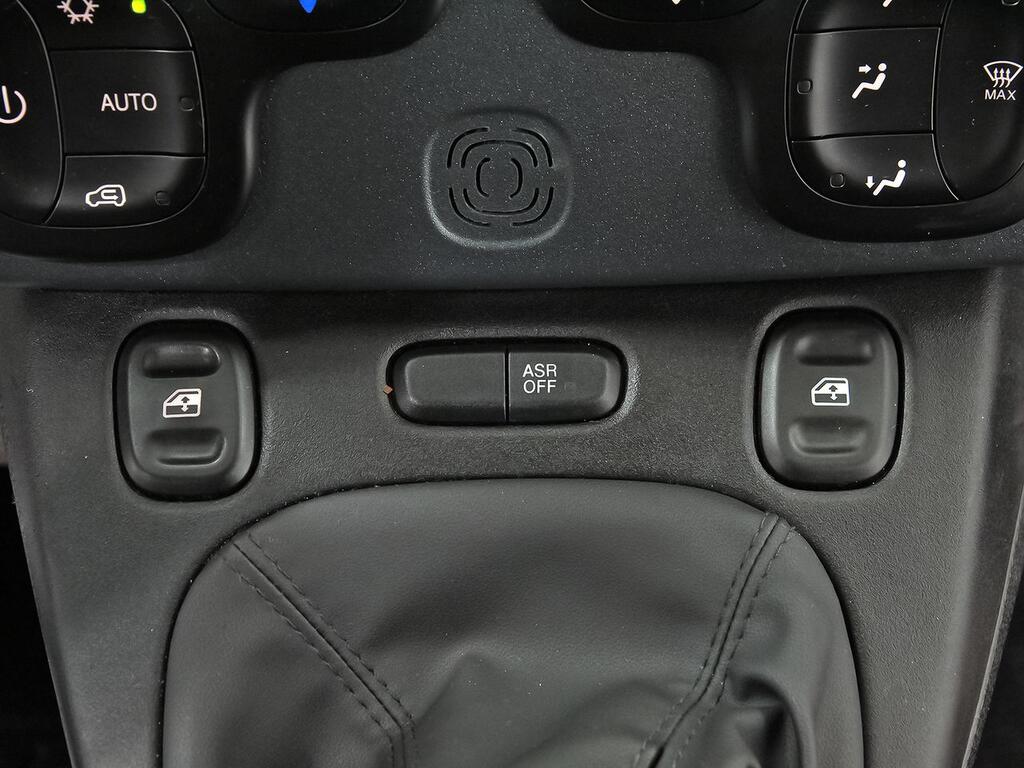 Fiat Panda City Cross 1.0 Gse 51kw (70CV) 27