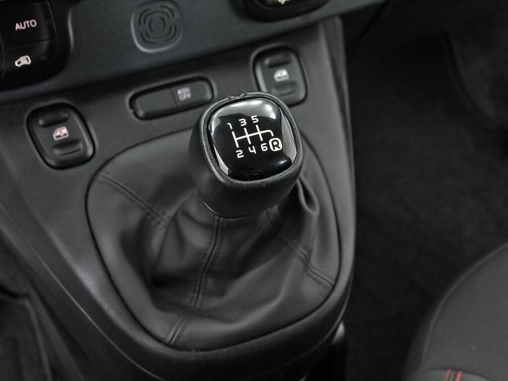 Fiat Panda City Cross 1.0 Gse 51kw (70CV) 28