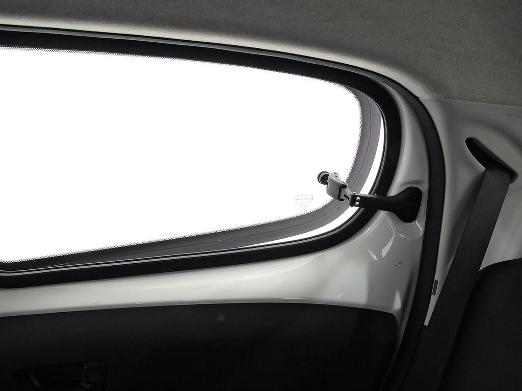 Peugeot 108 Active VTi 52kW (72CV) 28