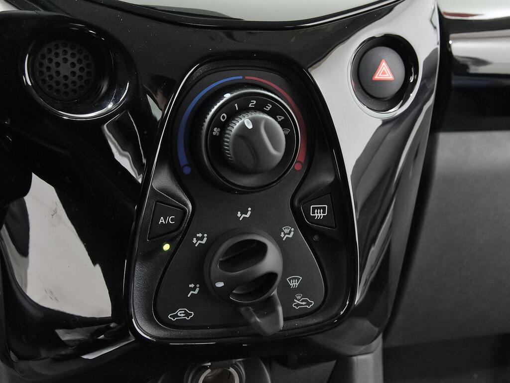 Peugeot 108 Active VTi 52kW (72CV) 25