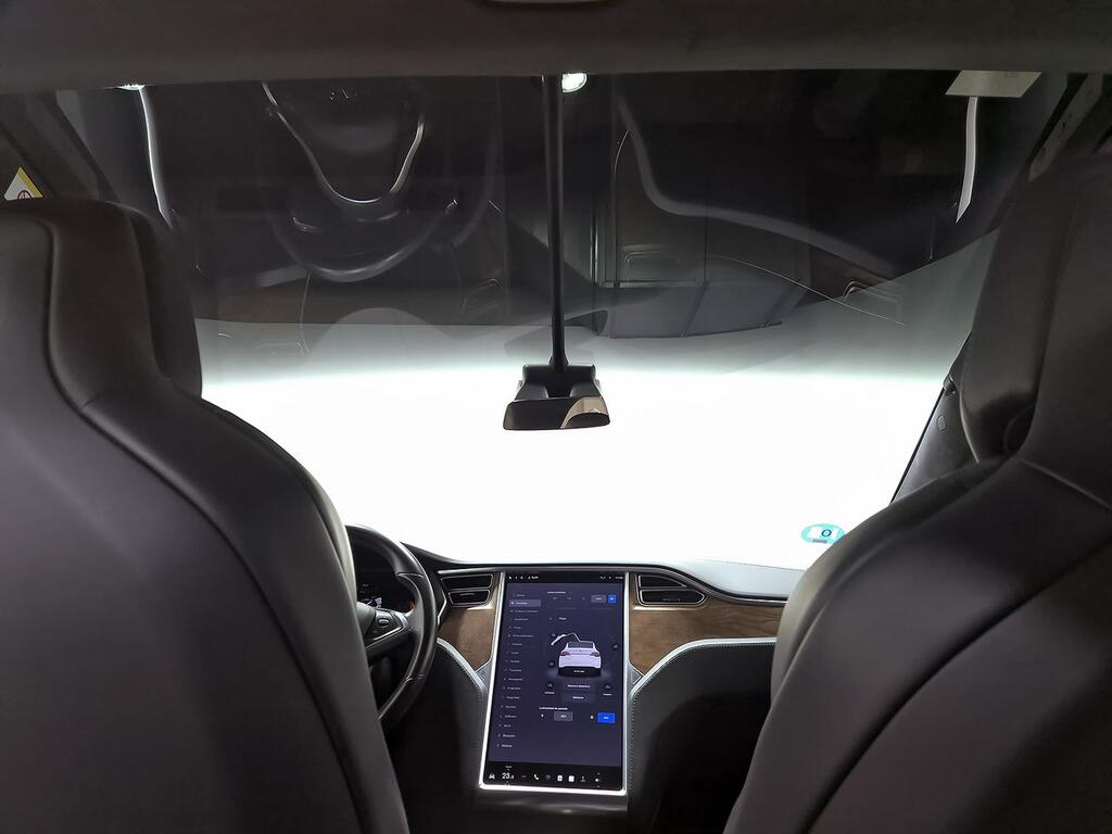Tesla Model X 75D 4WD 34