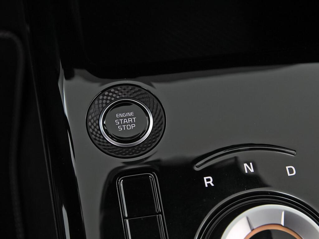 Kia Niro 1.6 GDi HEV 95kW (129CV) Drive 32