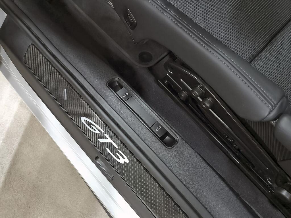 Porsche 911 GT3 Pack Touring 28