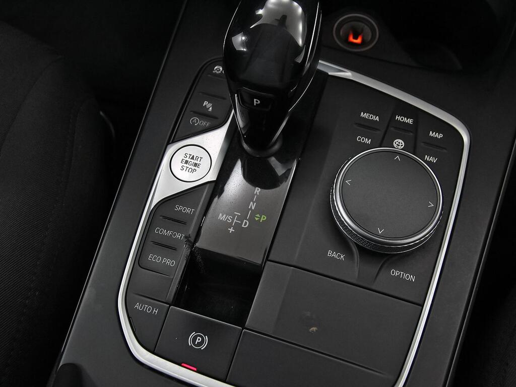 BMW Serie 1 118d Business Auto. 32