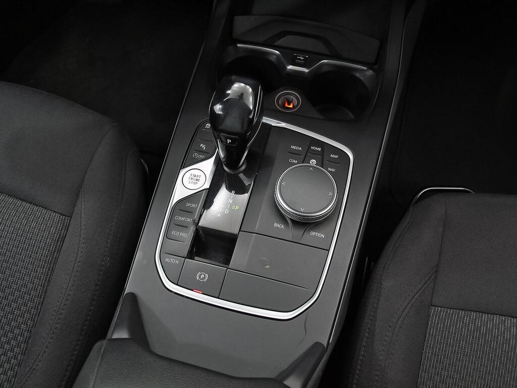 BMW Serie 1 118d Business Auto. 30