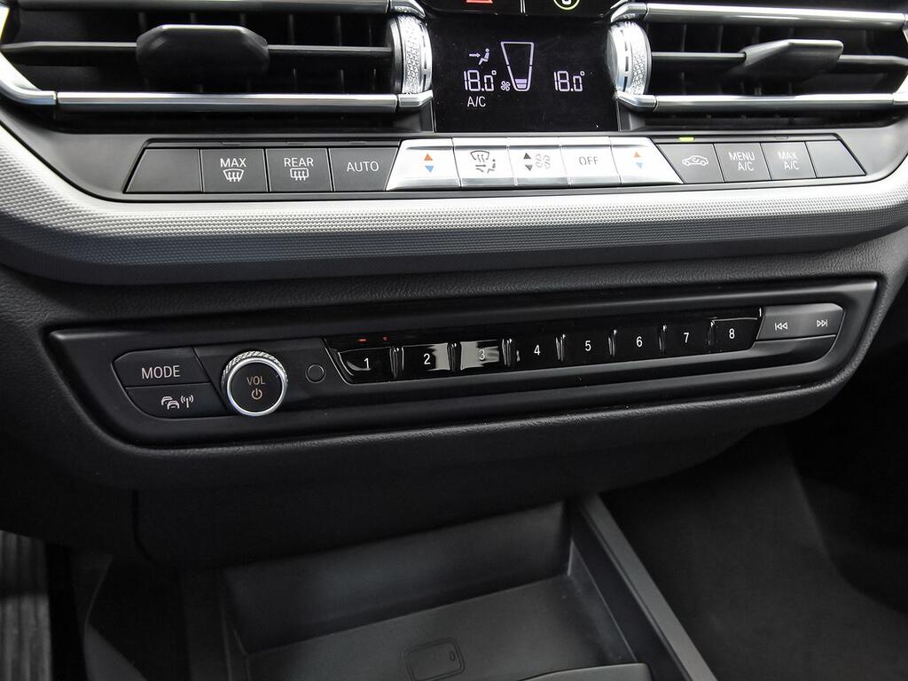 BMW Serie 1 118d Business Auto. 28