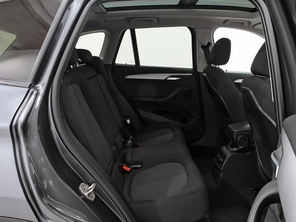 BMW X1 sDrive18i 8