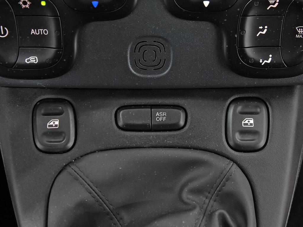 Fiat Panda City Cross 1.0 Gse 51kw (70CV) 27