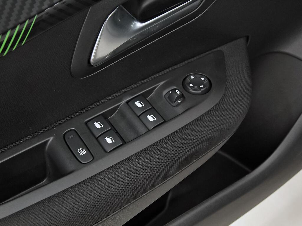 Peugeot 208 Active Puretech 100 13