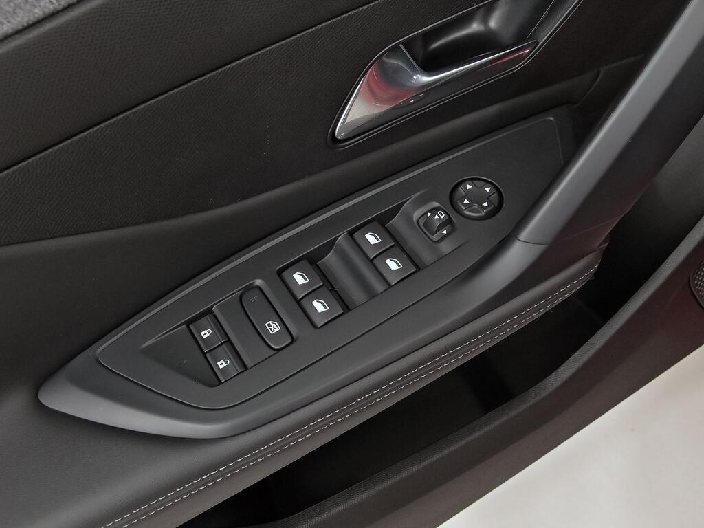 Peugeot 308 5P Allure PureTech 130 S&S MAN 10