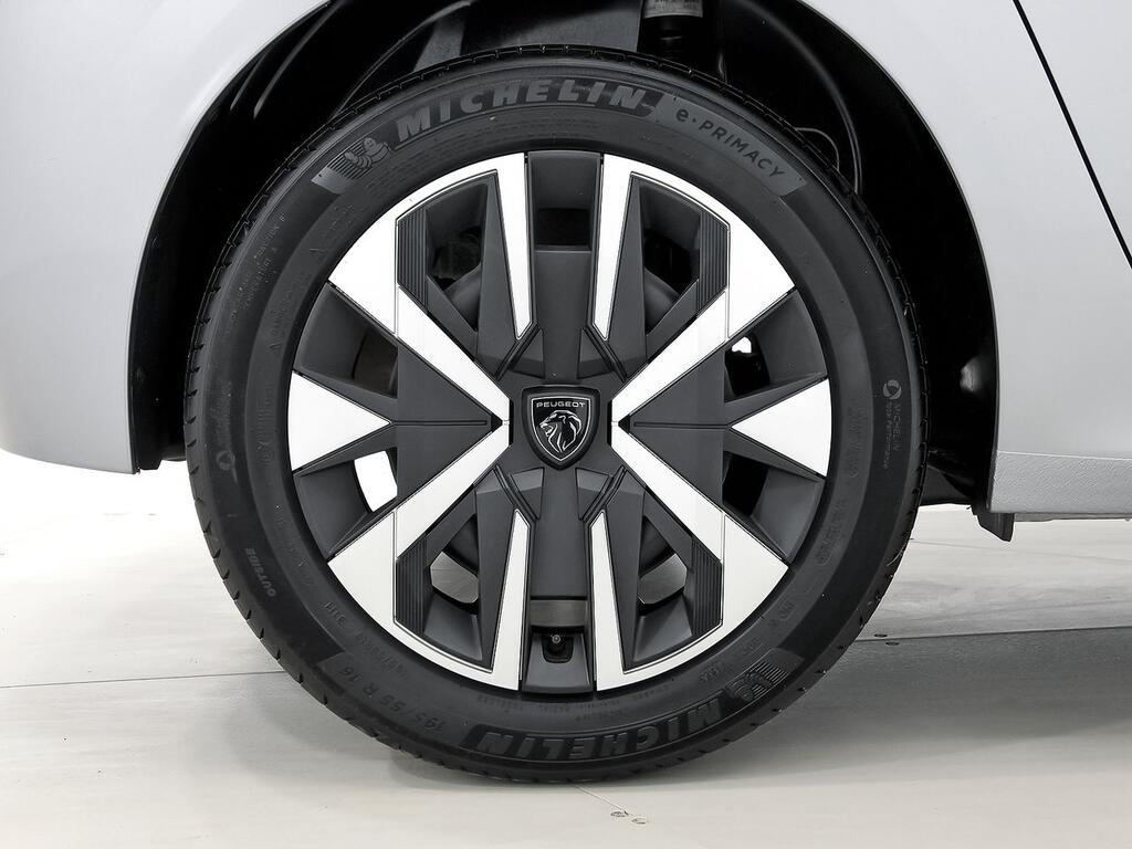 Peugeot 208 Active Puretech 100 11