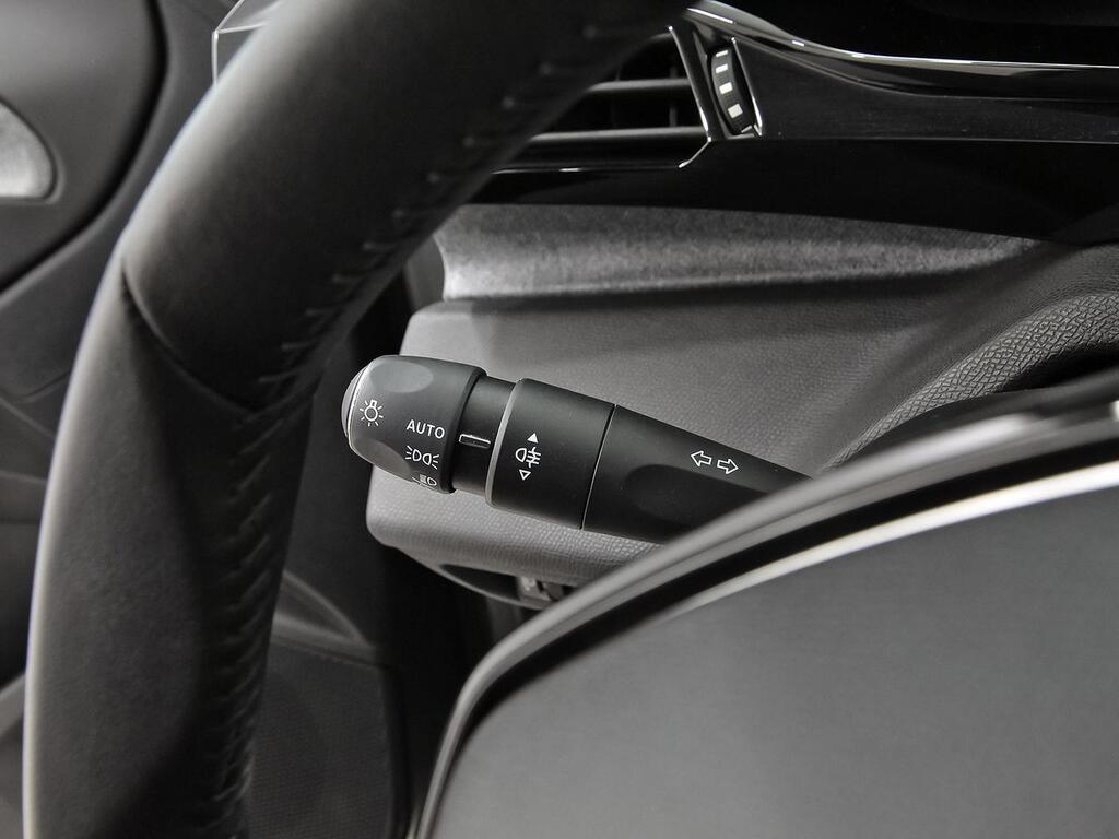 Peugeot 308 5P Allure PureTech 130 S&S MAN 15