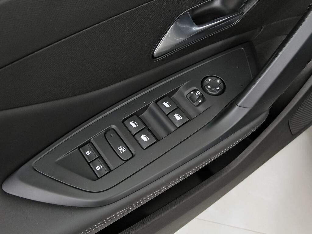 Peugeot 308 5P Allure PureTech 130 S&S MAN 13