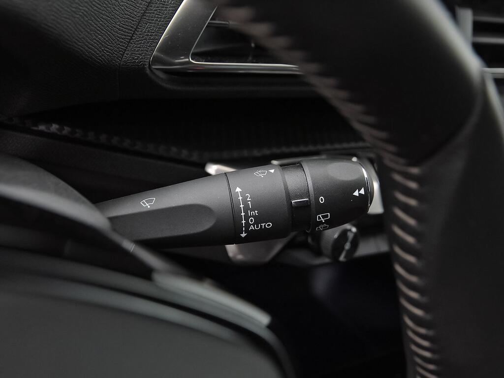 Peugeot 3008 1.2 PureTech 96KW S&S Allure Pack 18