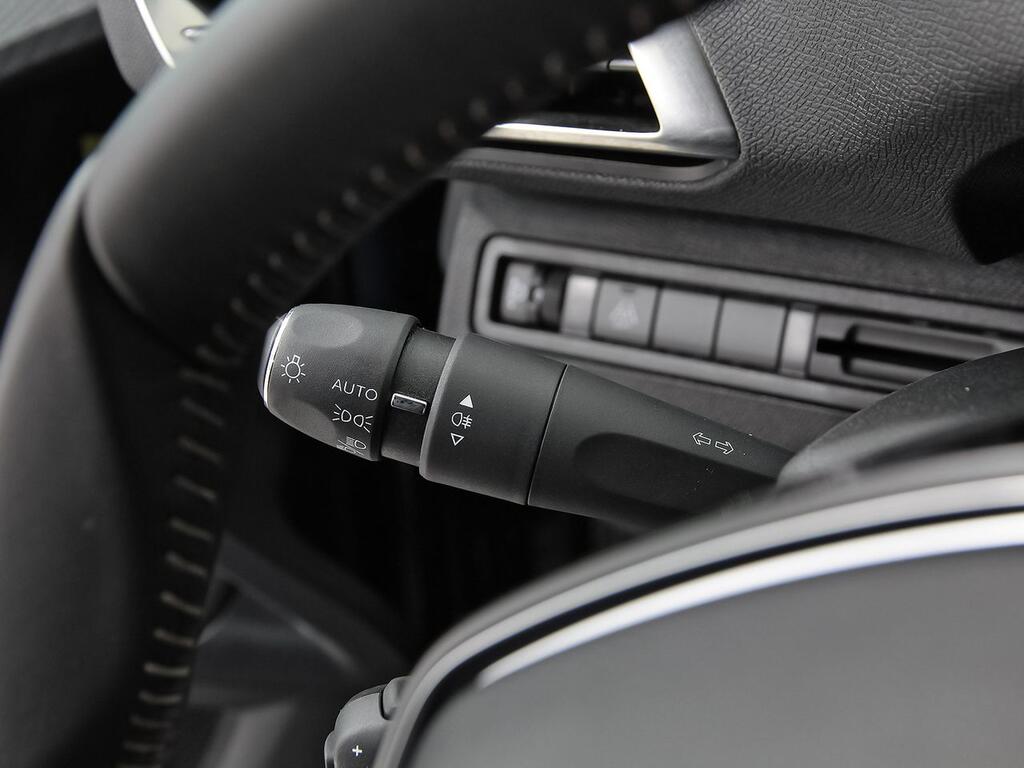 Peugeot 3008 1.2 PureTech 96KW S&S Allure Pack 16