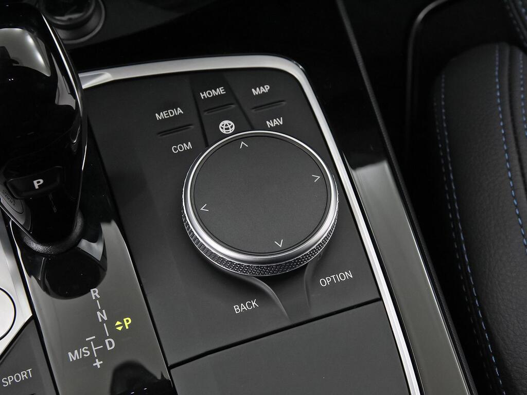 BMW Serie 1 118i Corporate Auto. 30