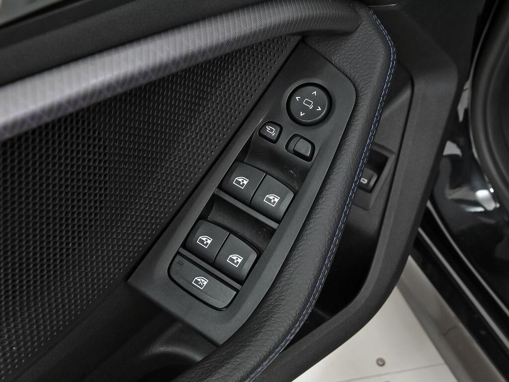 BMW Serie 1 118i Corporate Auto. 12