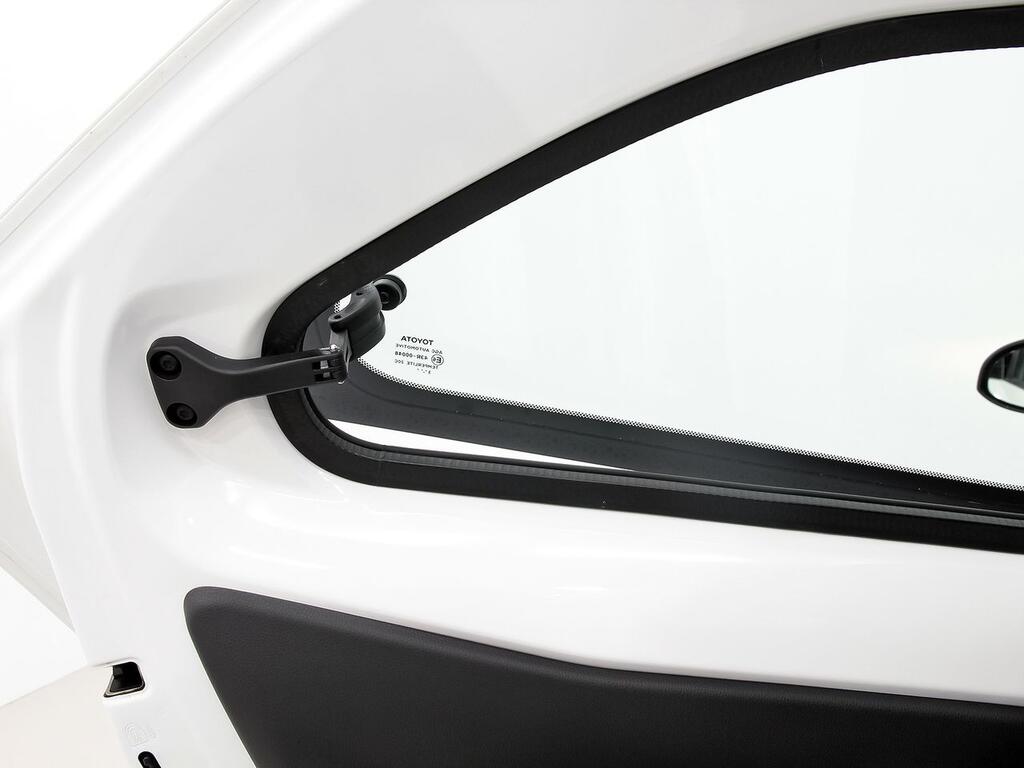 Toyota Aygo X Cross 1.0 VVT-I 72CV Play 29