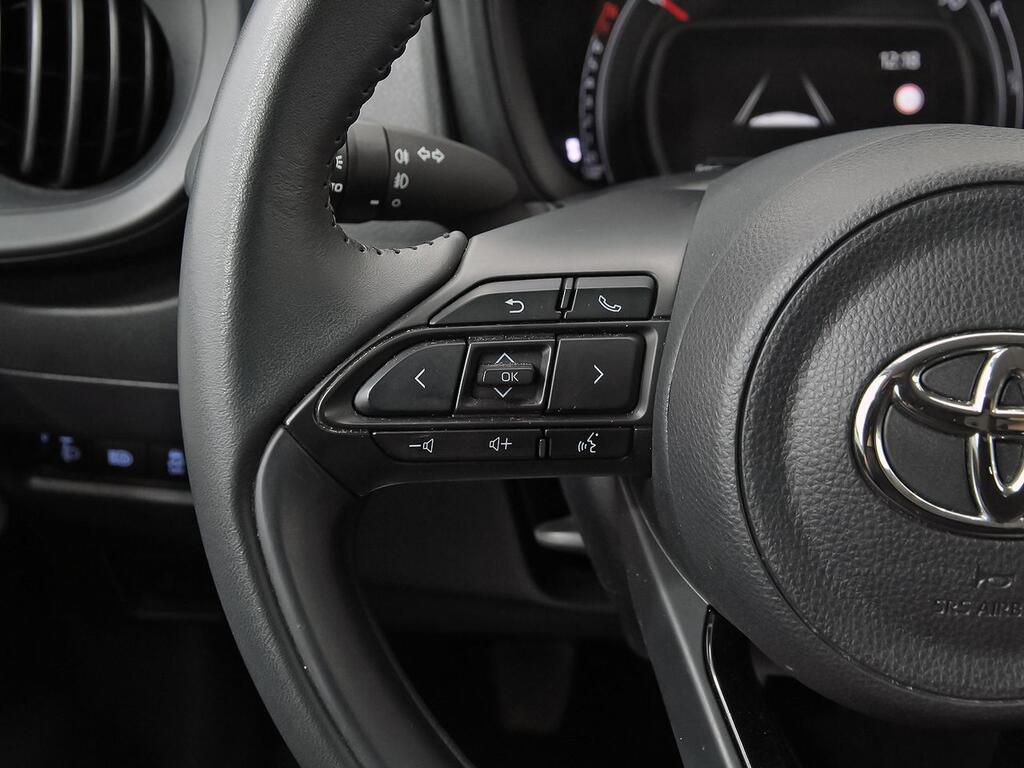 Toyota Aygo X Cross 1.0 VVT-I 72CV Play 18