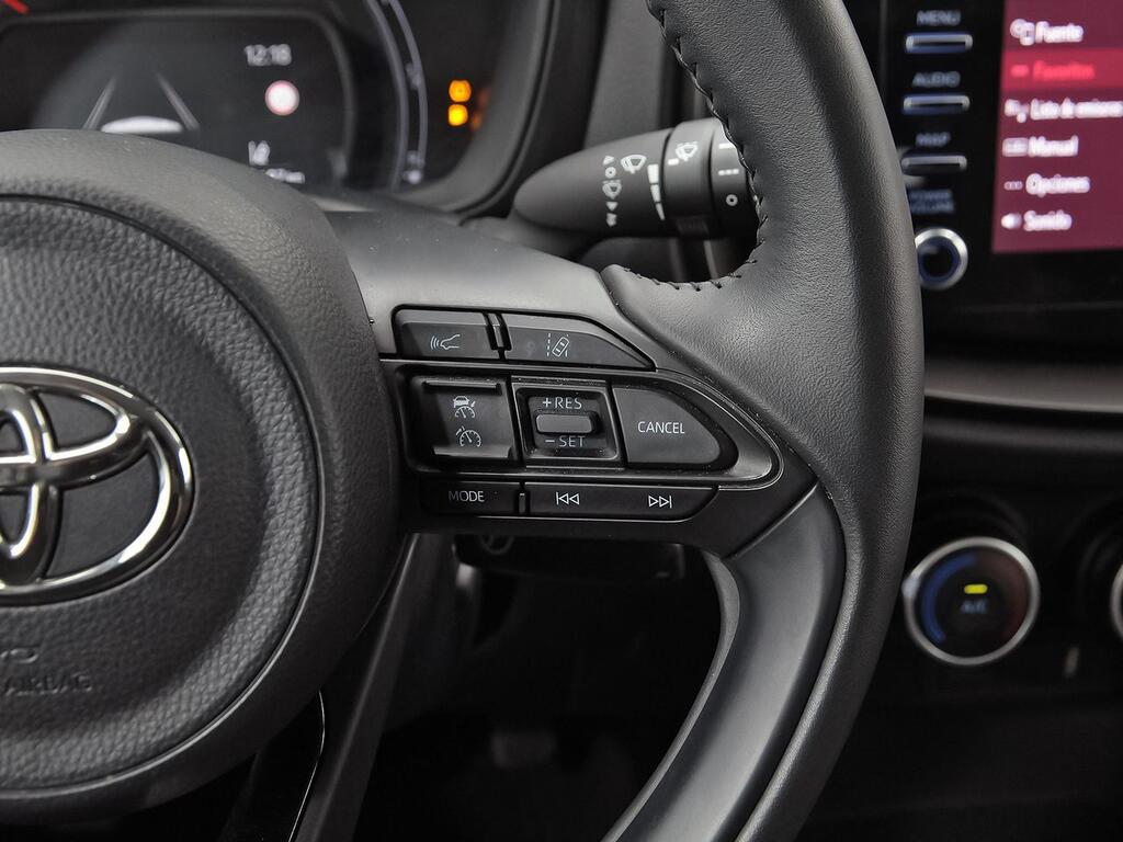 Toyota Aygo X Cross 1.0 VVT-I 72CV Play 19