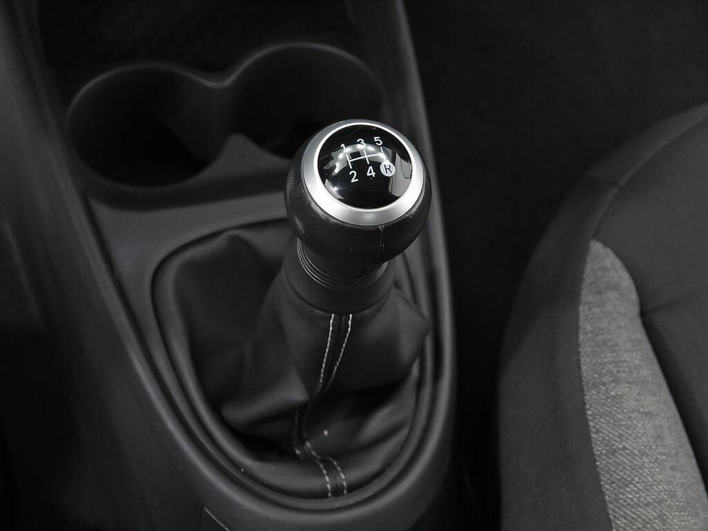 Toyota Aygo X Cross 1.0 VVT-I 72CV Play 28