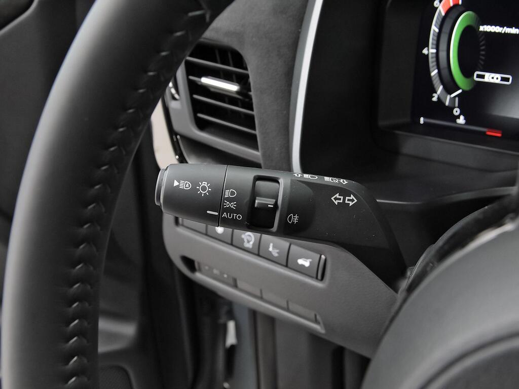 Nissan Qashqai DIG-T 103kW (140CV) mHEV 4x2 N-Design 17