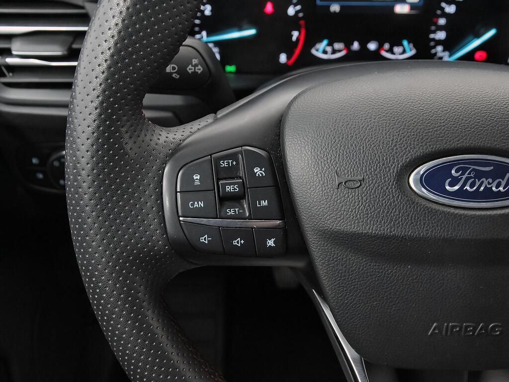 Ford Focus 1.0 Ecoboost MHEV 92kW ST-Line 18