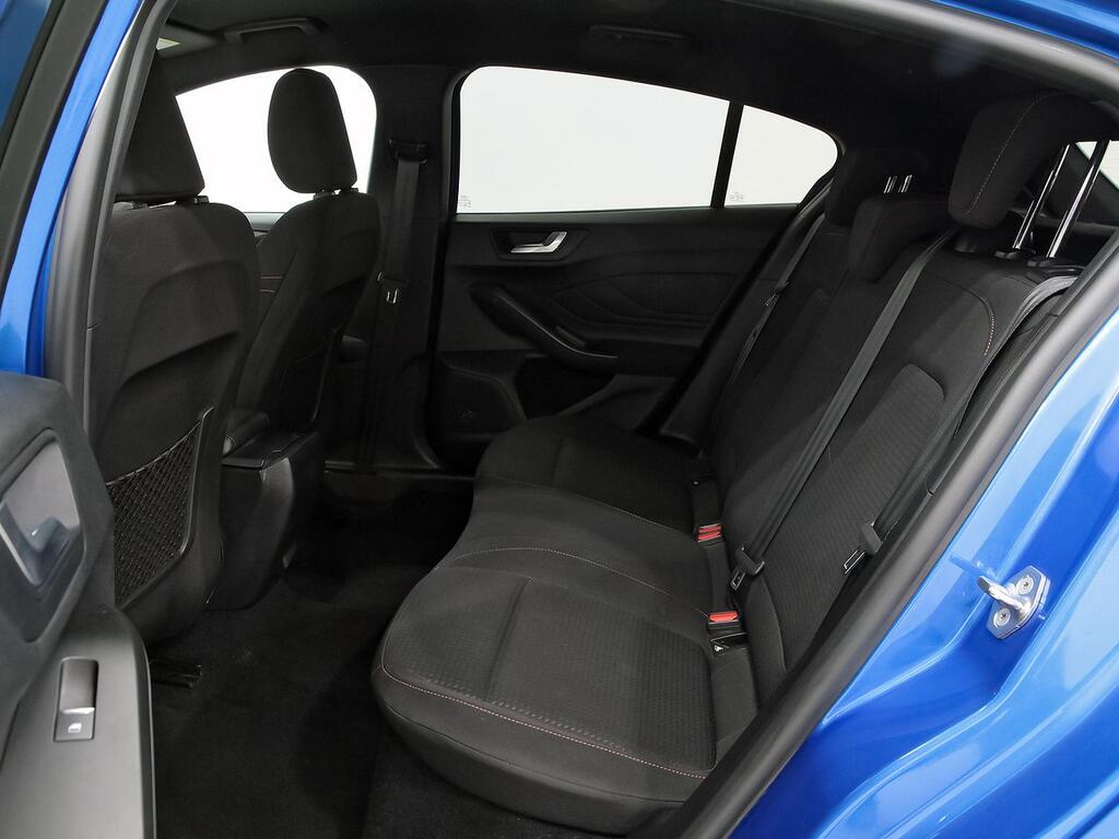 Ford Focus 1.0 Ecoboost MHEV 92kW ST-Line 9