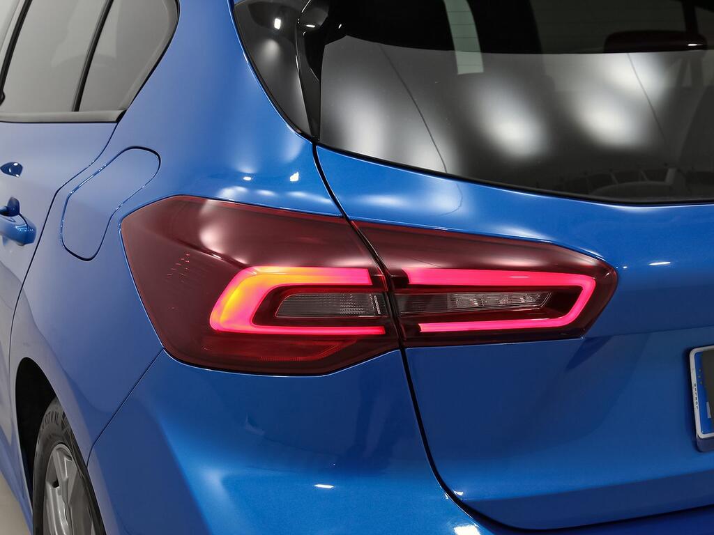Ford Focus 1.0 Ecoboost MHEV 92kW ST-Line 36