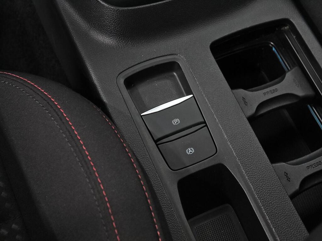 Ford Focus 1.0 Ecoboost MHEV 92kW ST-Line 33