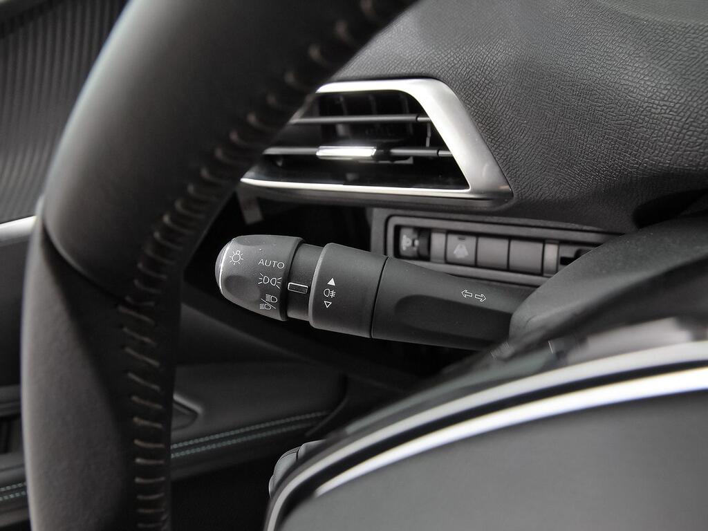 Peugeot 3008 1.2 PureTech 96KW S&S Allure Pack 16