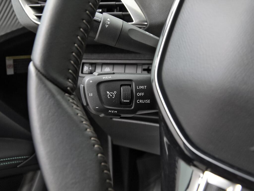 Peugeot 3008 1.2 PureTech 96KW S&S Allure Pack 17