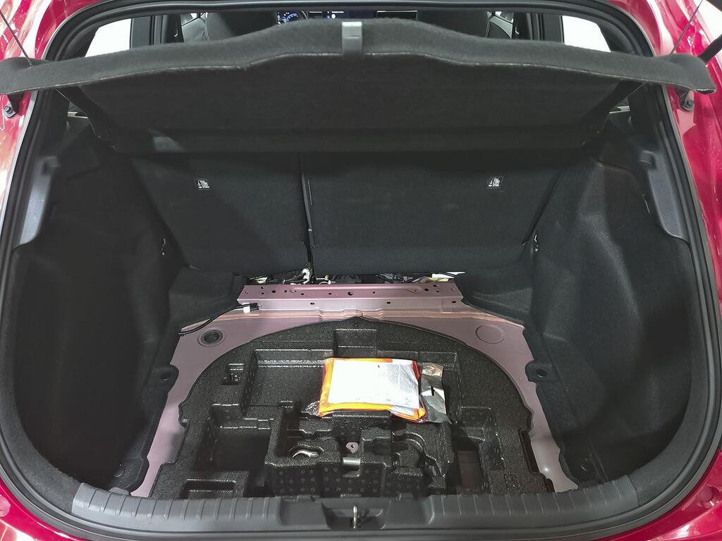 Toyota Corolla 140H Active Plus 29