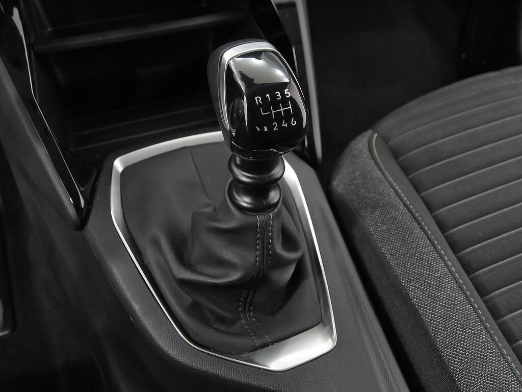 Peugeot 208 Active Puretech 100 29