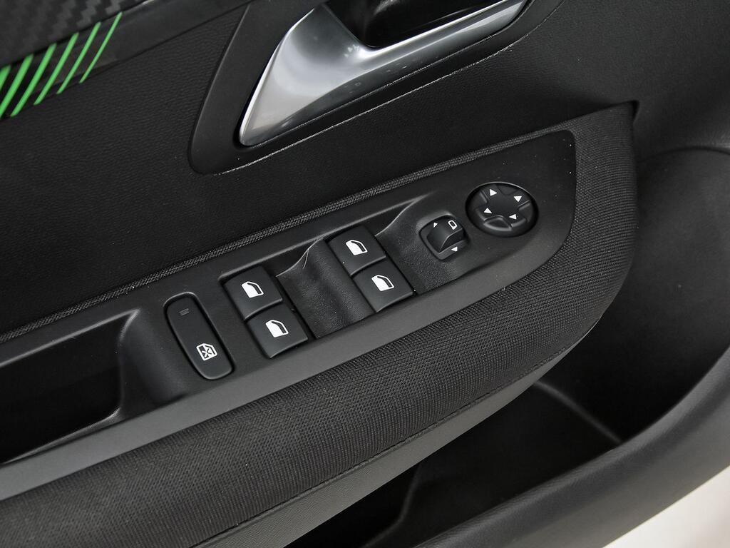 Peugeot 208 Active Puretech 100 10