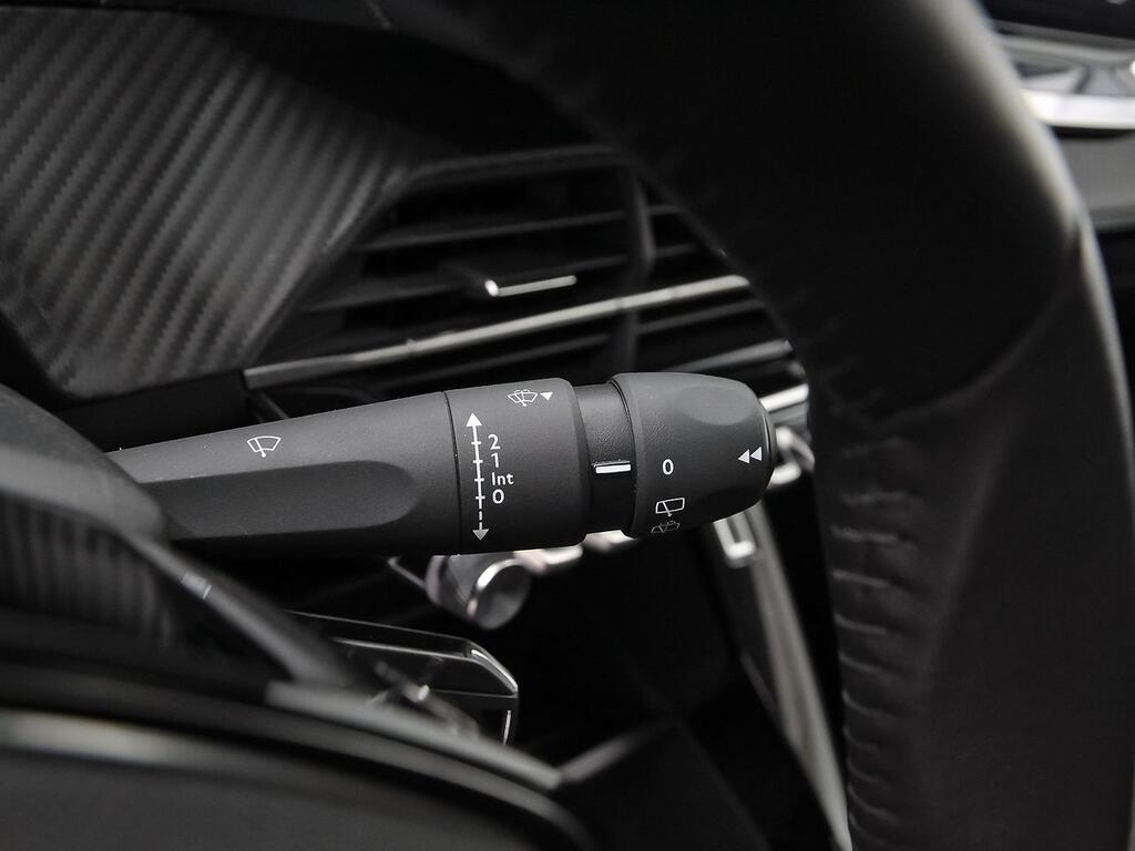 Peugeot 208 Active Puretech 100 15