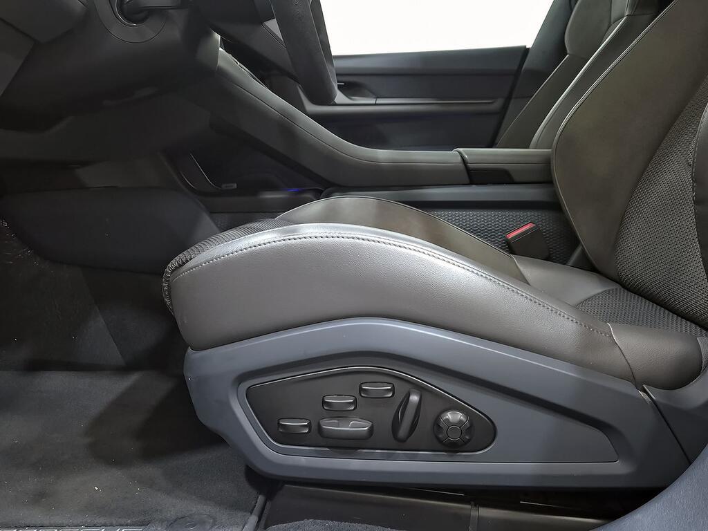 Porsche Taycan 4S Cross Turismo 13