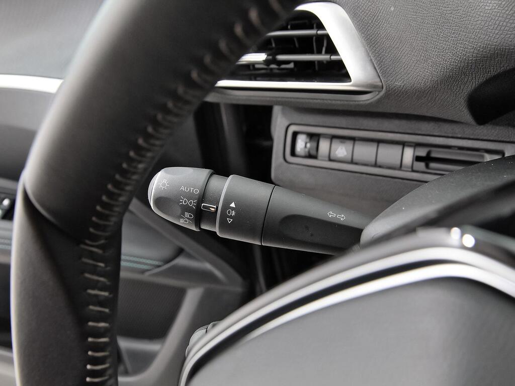 Peugeot 3008 1.2 PureTech 96KW S&S Allure Pack 13